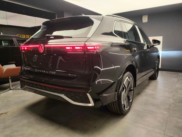 Volkswagen Tiguan L, 2024 - вид 3