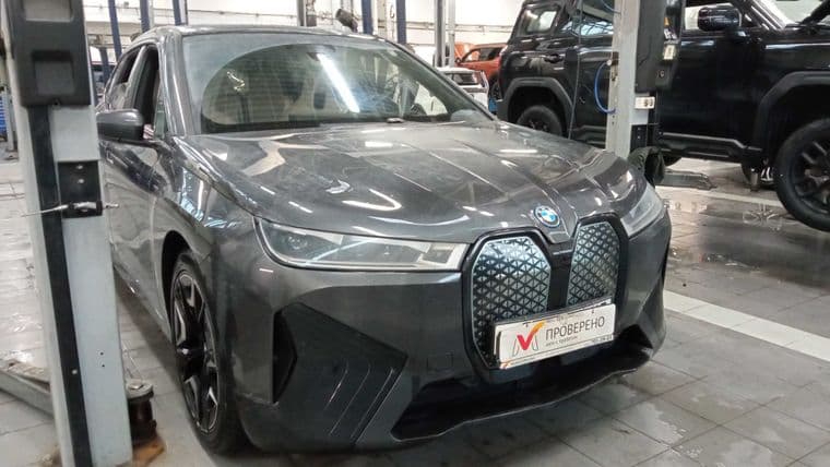 BMW iX 2021 года, 72 305 км - вид 2