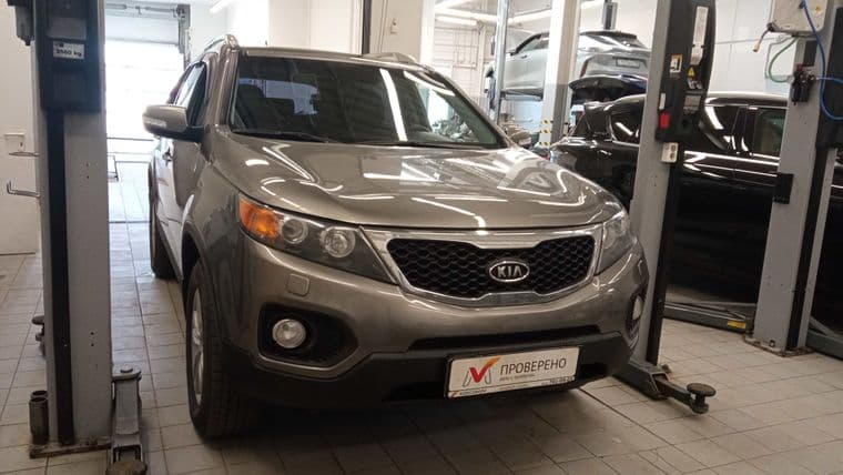 KIA Sorento 2011 года, 136 855 км - вид 2