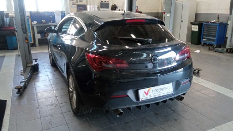 Opel Astra GTC, 2013 - вид 3