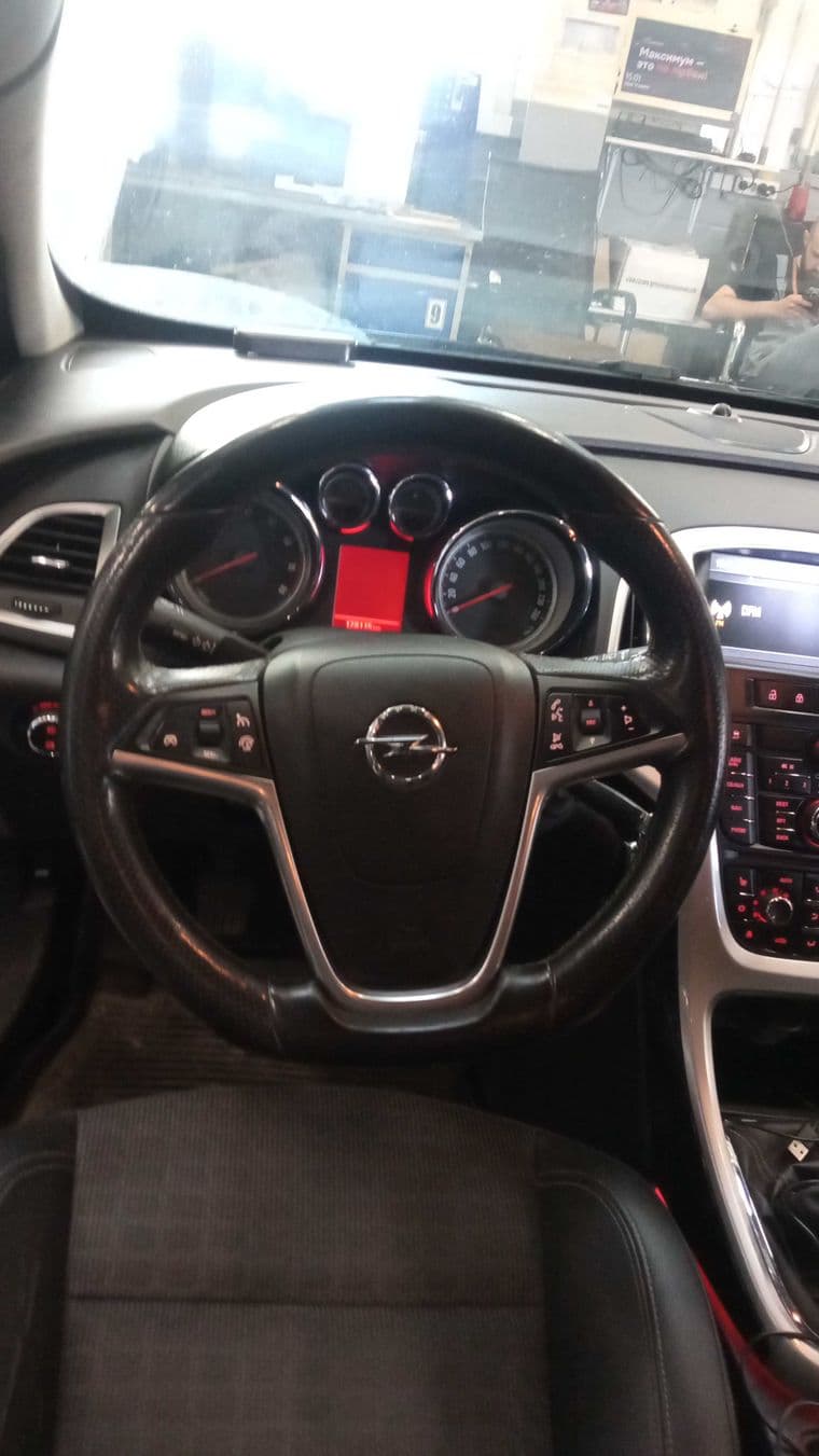 Opel Astra GTC, 2013 - вид 4