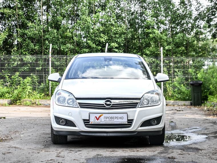 Opel Astra, 2011 - вид 2