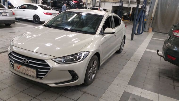 Hyundai Elantra, 2017