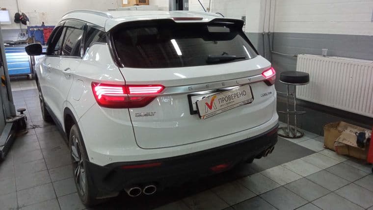 Geely Coolray, 2021 - вид 3