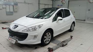 Peugeot 308 2010 года, 182 412 км - вид 1