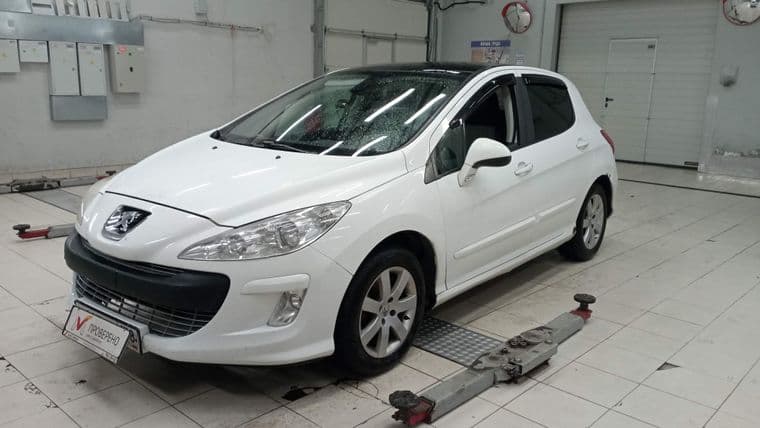 Peugeot 308 2010 года, 182 412 км - вид 1