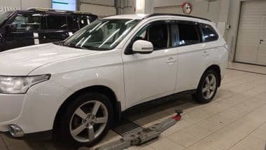 Mitsubishi Outlander 2012 года, 214 487 км - вид 1