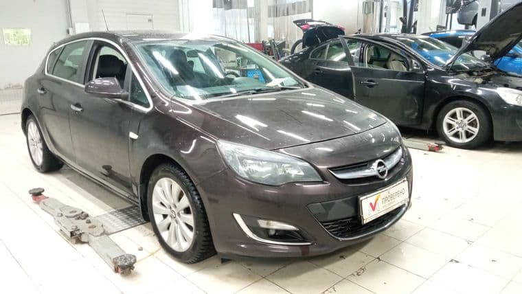 Opel Astra, 2013 - вид 1