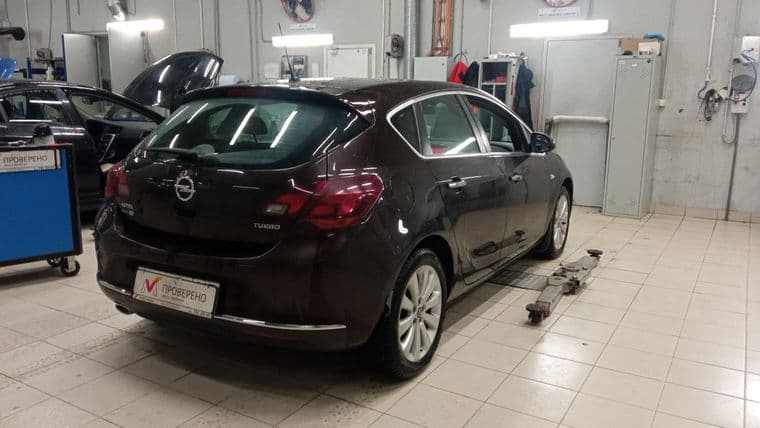 Opel Astra, 2013 - вид 2