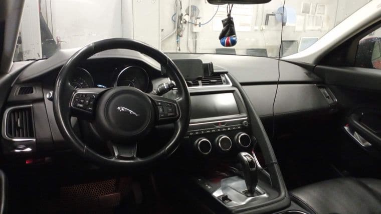 Jaguar E-Pace, 2018 - вид 4