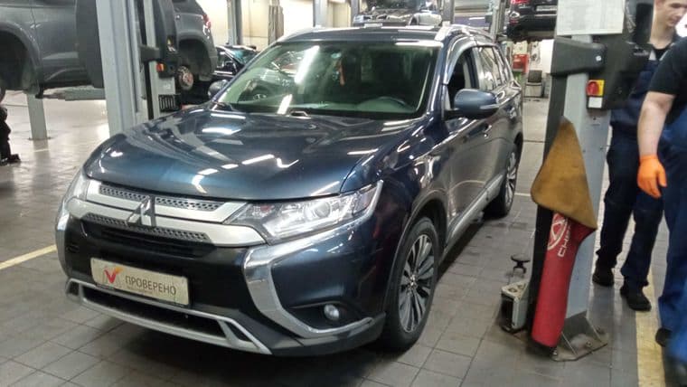 Mitsubishi Outlander, 2020