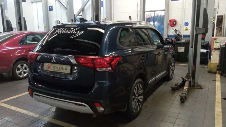 Mitsubishi Outlander, 2020 - вид 2