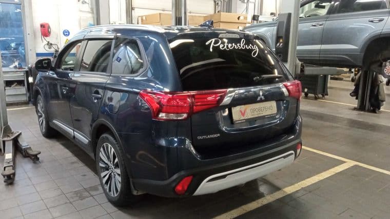 Mitsubishi Outlander, 2020 - вид 3