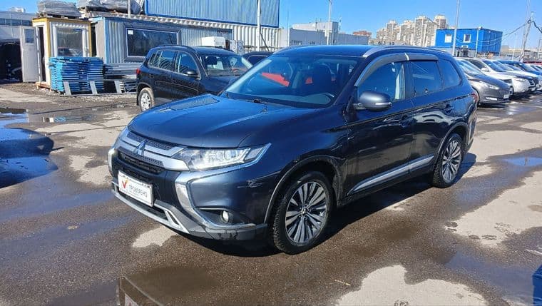 Mitsubishi Outlander, 2020