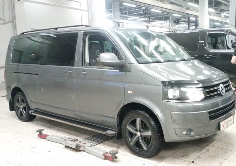 Volkswagen Multivan, 2010 - вид 1