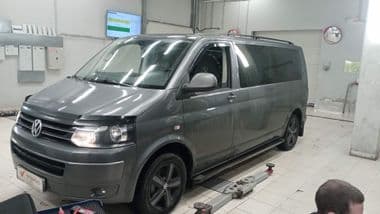 Volkswagen Multivan 2010 года, 150 718 км - вид 1