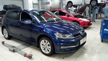 Volkswagen Golf 2018 года, 46 758 км - вид 2