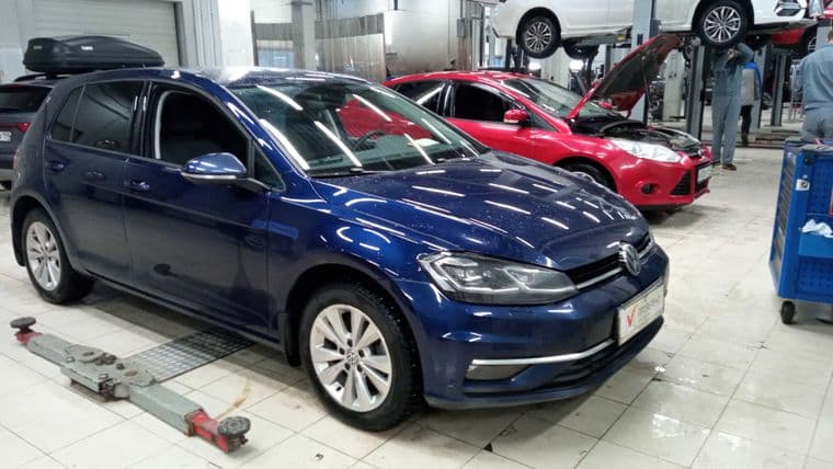 Volkswagen Golf, 2018 - вид 1