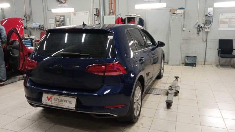Volkswagen Golf, 2018 - вид 2