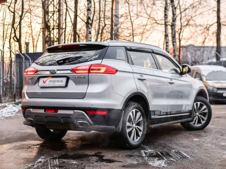 Geely Atlas 2018 года, 70 000 км - вид 2