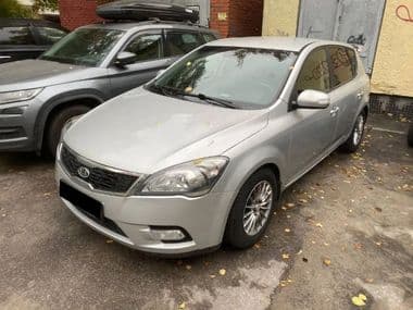 KIA Ceed 2011 года, 162 300 км - вид 1