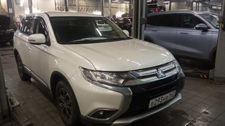 Mitsubishi Outlander 2017 года, 133 223 км - вид 2