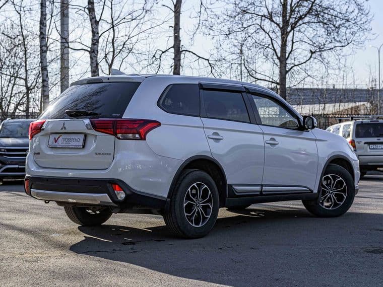 Mitsubishi Outlander 2017 года, 133 223 км - вид 2