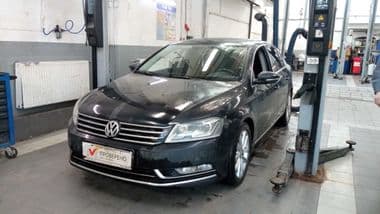 Volkswagen Passat 2012 года, 224 461 км - вид 1