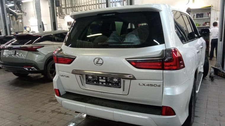 Lexus LX, 2018 - вид 2