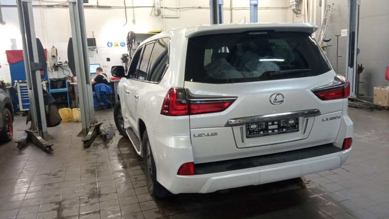 Lexus LX, 2018 - вид 3