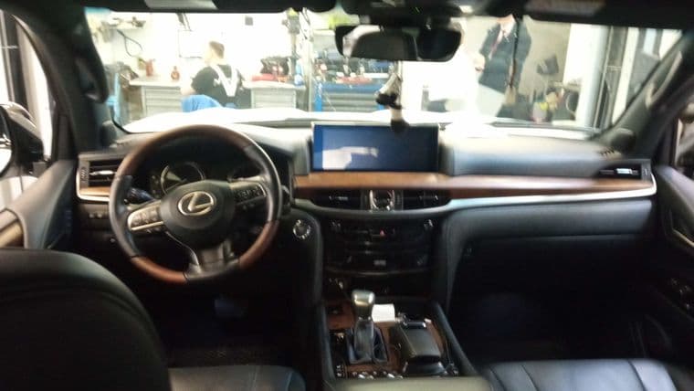 Lexus LX, 2018 - вид 4