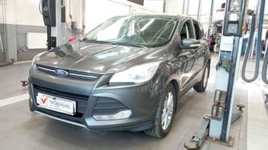Ford Kuga 2015 года, 260 344 км - вид 1