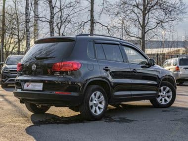 Volkswagen Tiguan 2013 года, 180 599 км - вид 2