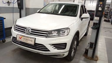 Volkswagen Touareg 2016 года, 230 884 км - вид 1