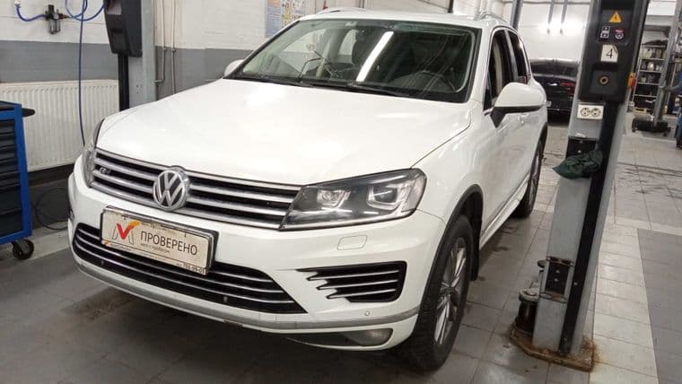 Volkswagen Touareg 2016 года, 230 884 км - вид 1