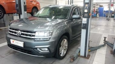 Volkswagen Teramont 2018 года, 150 292 км - вид 1