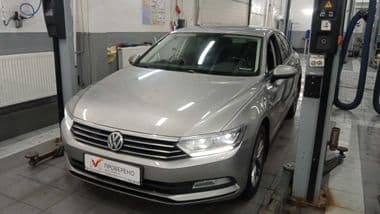 Volkswagen Passat 2016 года, 153 533 км - вид 1
