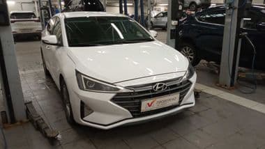 Hyundai Elantra 2019 года, 73 887 км - вид 2