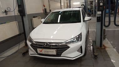 Hyundai Elantra 2019 года, 73 887 км - вид 1