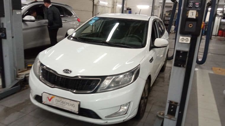 KIA Rio 2012 года, 148 000 км - вид 1