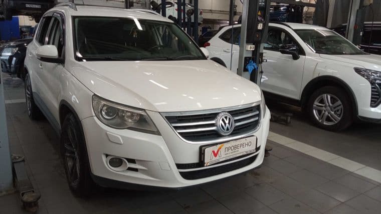 Volkswagen Tiguan, 2010 - вид 1