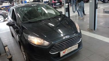 Ford Fiesta 2015 года, 145 346 км - вид 2