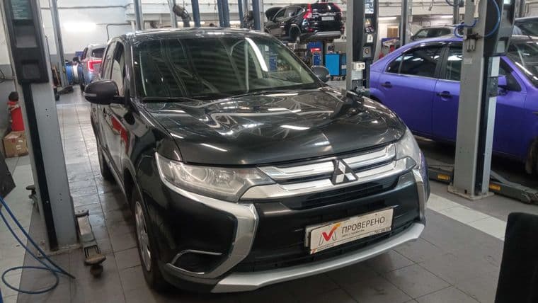 Mitsubishi Outlander, 2015 - вид 1