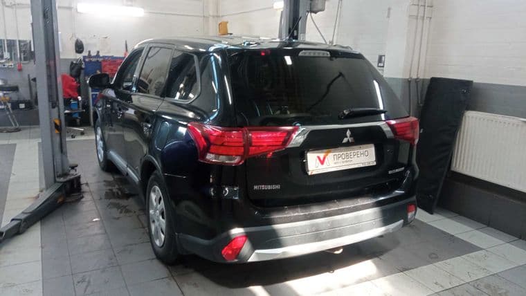 Mitsubishi Outlander, 2015 - вид 3