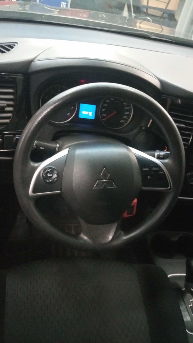 Mitsubishi Outlander, 2015 - вид 4