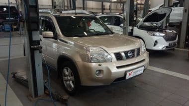 Nissan X-Trail 2010 года, 240 000 км - вид 2