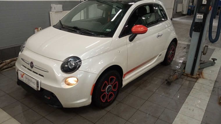 FIAT 500 2017 года, 73 552 км - вид 1