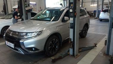 Mitsubishi Outlander 2022 года, 138 698 км - вид 1