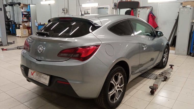 Opel Astra GTC, 2012 - вид 2