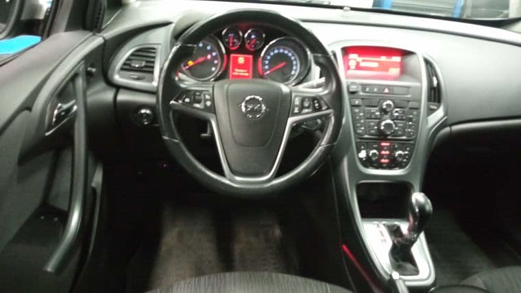Opel Astra GTC, 2012 - вид 4